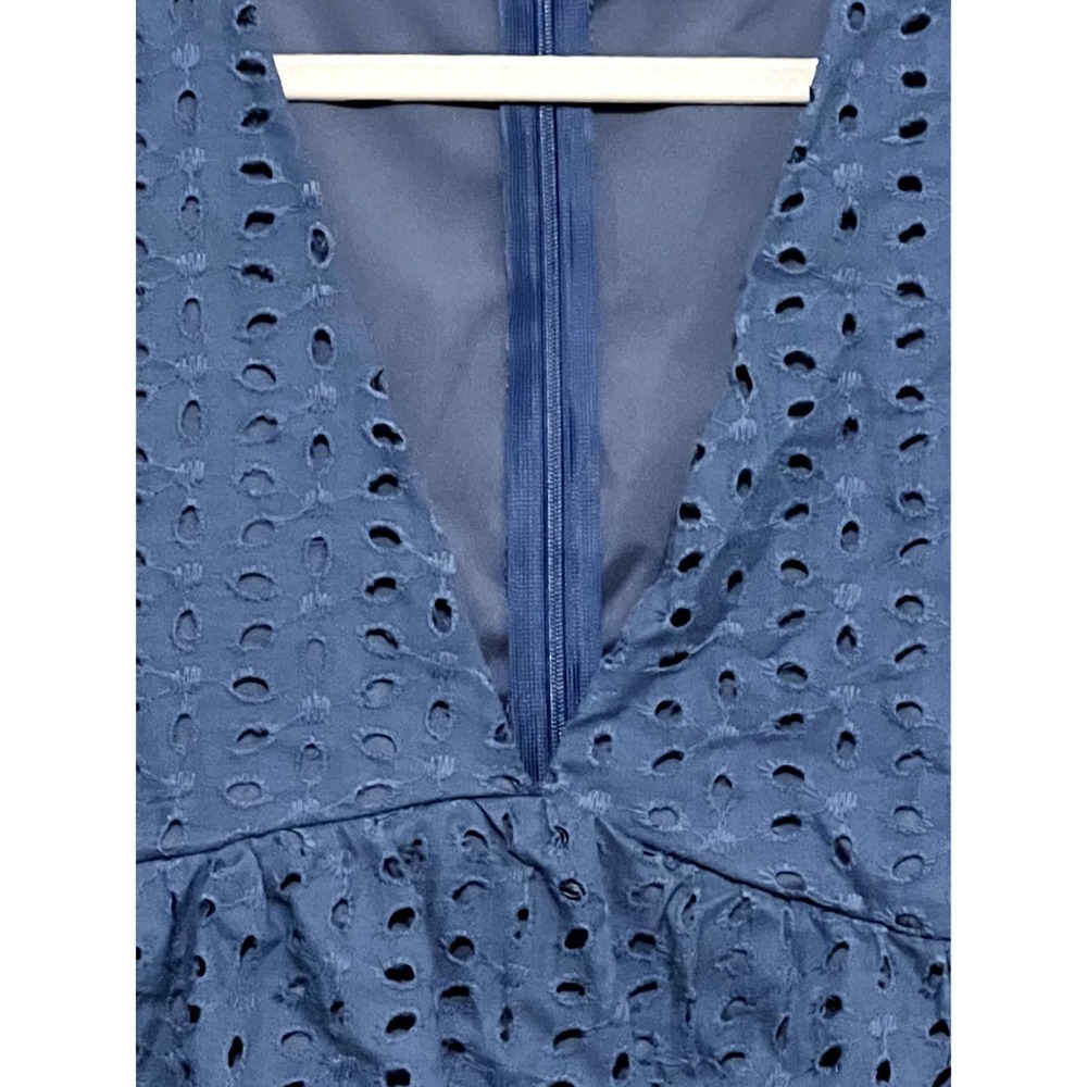 Women’s  Mini Blue Dress with Built in Shorts Underneath Eyelet lace Size Large - Picture 4 of 7